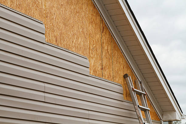 24/7 Emergency Vinyl Siding experts in Norwich, CT